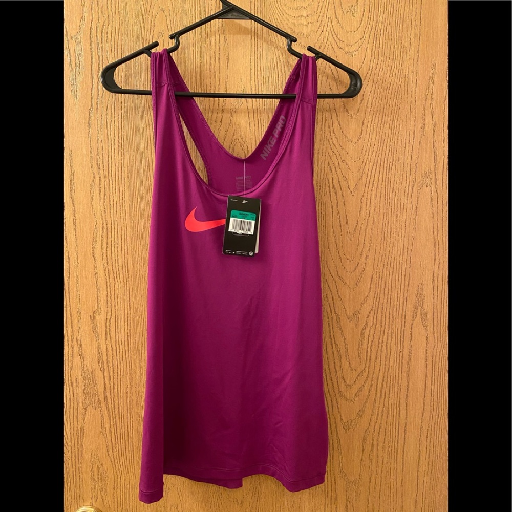 Nike Pro razorback